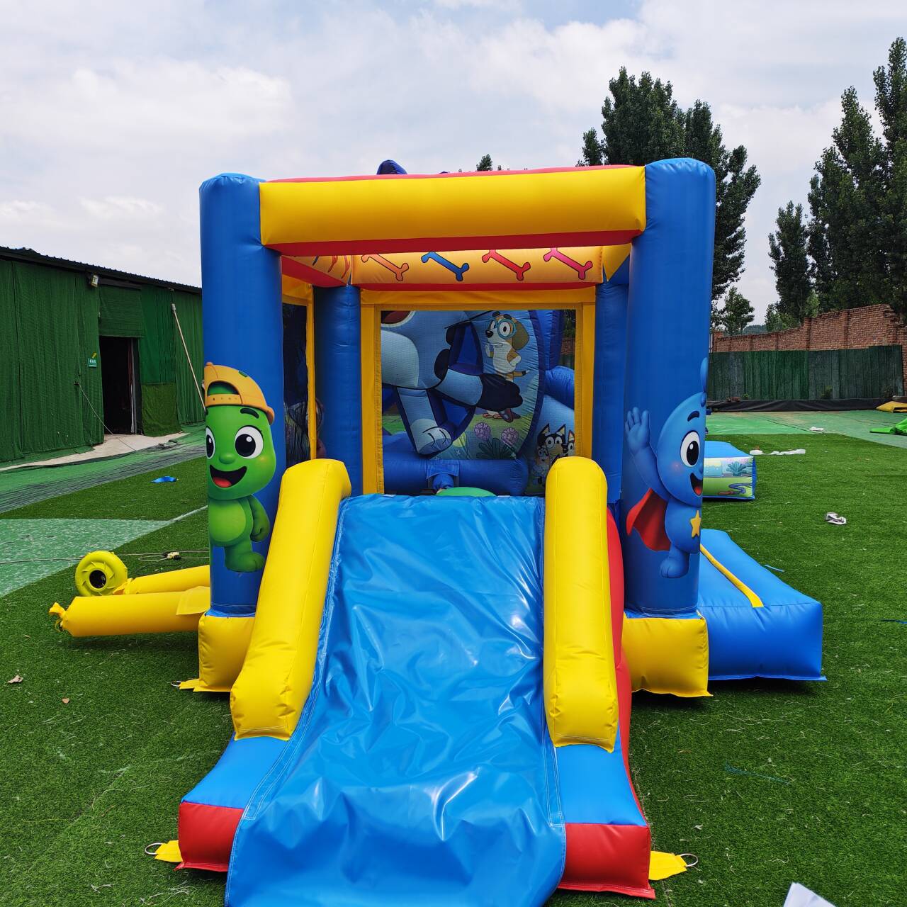 Castello Gonfiabile con Scivolo per Feste e Compleanni